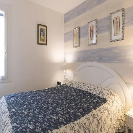 In Agde, Close To Sea Apartment *